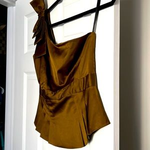 French connection size 8 off shoulder too